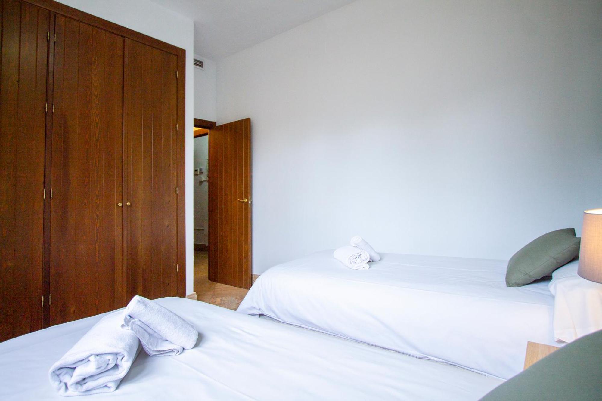 Apartamentos Villablino Arturo Soria Madrid Bagian luar foto