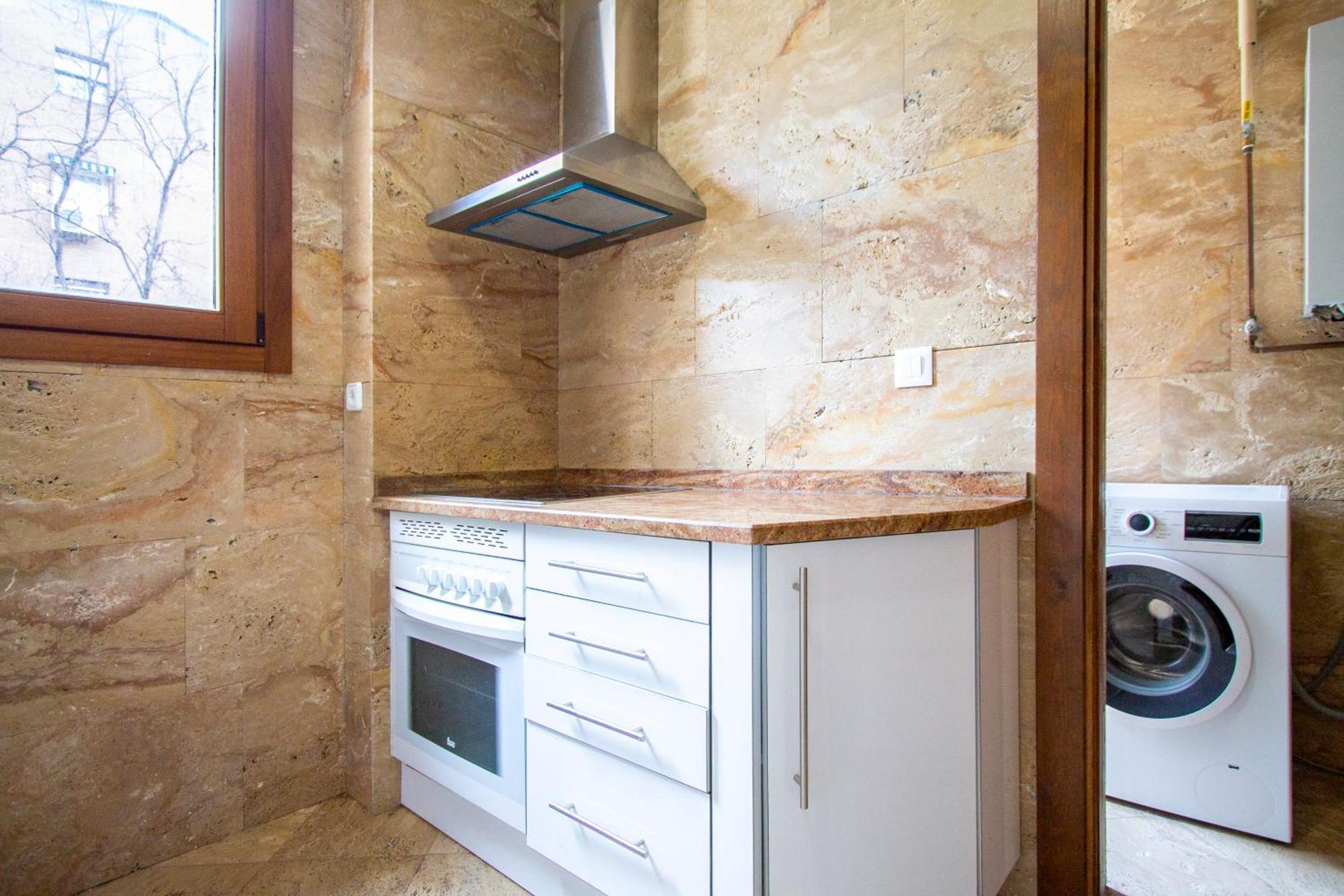 Apartamentos Villablino Arturo Soria Madrid Bagian luar foto