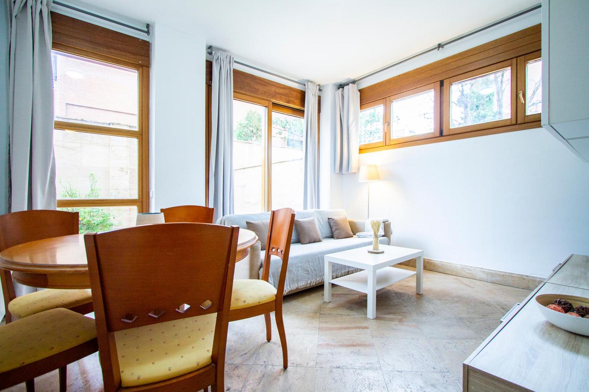 Apartamentos Villablino Arturo Soria Madrid Bagian luar foto