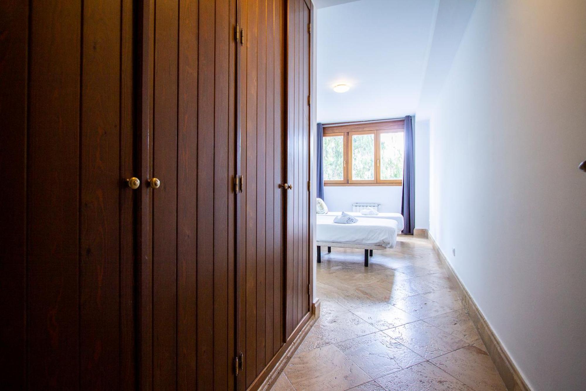 Apartamentos Villablino Arturo Soria Madrid Bagian luar foto