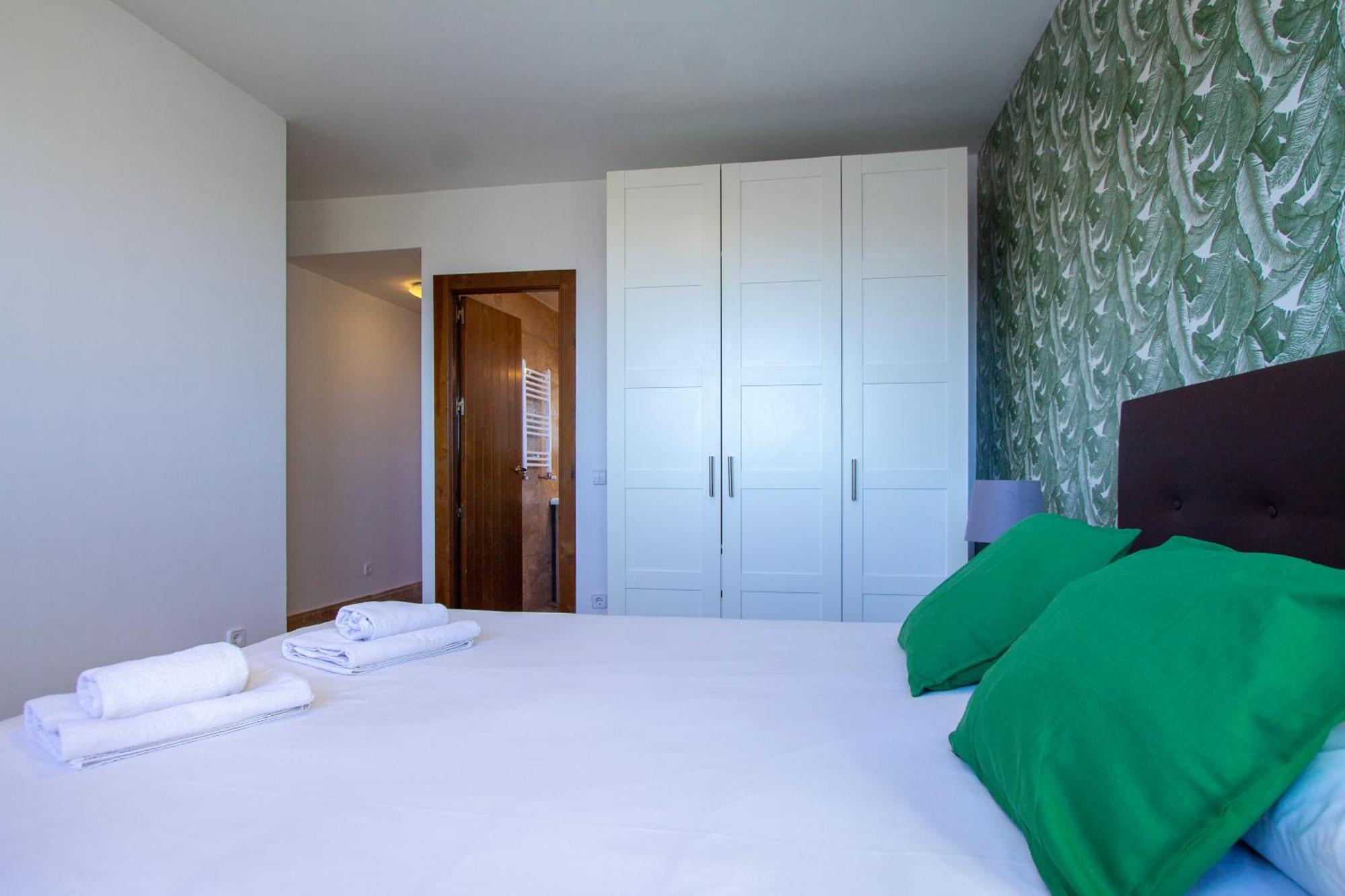 Apartamentos Villablino Arturo Soria Madrid Bagian luar foto