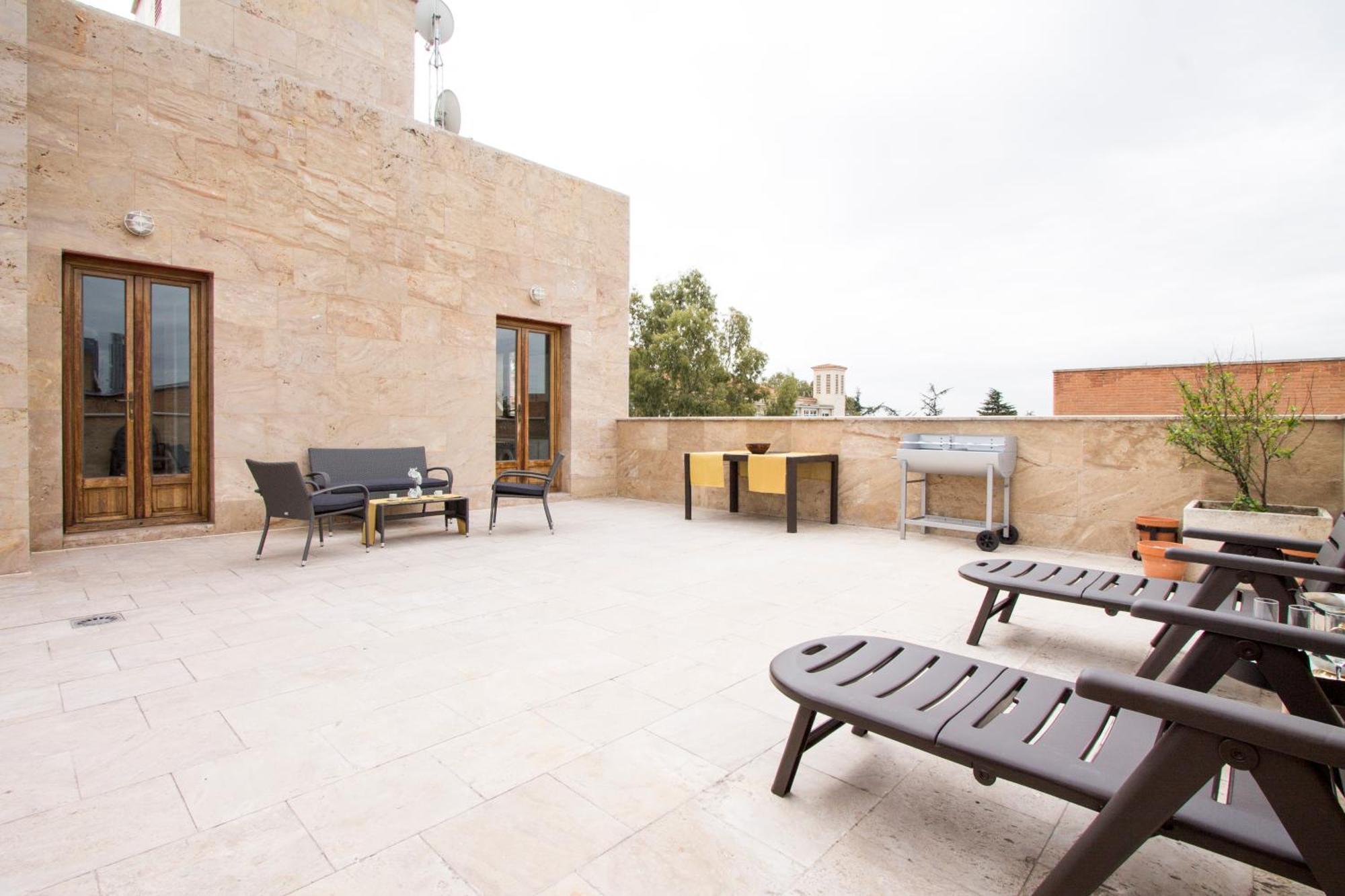 Apartamentos Villablino Arturo Soria Madrid Bagian luar foto
