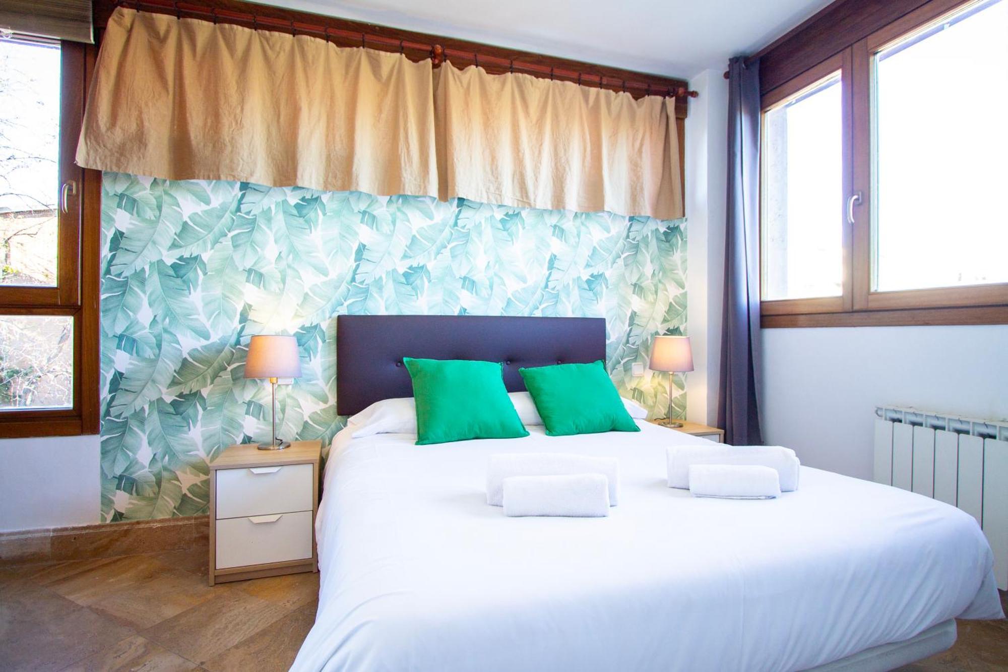 Apartamentos Villablino Arturo Soria Madrid Bagian luar foto