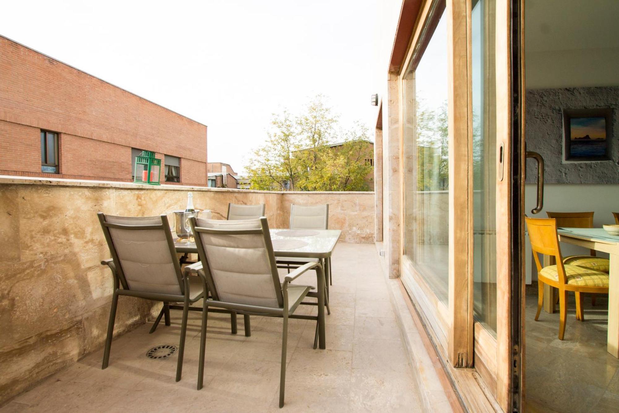 Apartamentos Villablino Arturo Soria Madrid Bagian luar foto